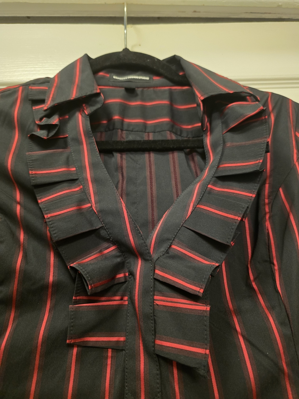 Express Design Studio Y2K Mall Goth Black Red Pinstripe Ruffle Blouse M - Picture 3 of 8